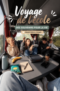 Élèves en excursion scolaire découvrant un nouveau lieu