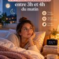 Femme se réveillant la nuit en vérifiant l'heure entre 3h et 4h.