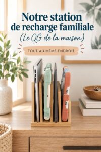 Une station de recharge familiale bien organisée avec plusieurs appareils.